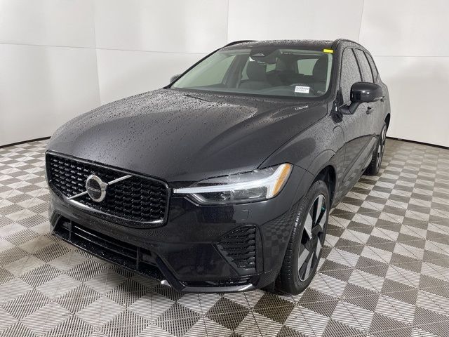 2024 Volvo XC60 Recharge Plug-In Hybrid Plus Dark Theme