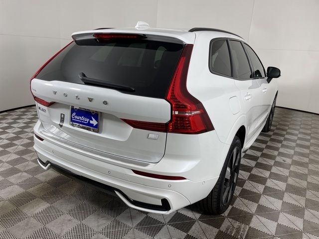 2024 Volvo XC60 Recharge Plug-In Hybrid Plus Dark Theme