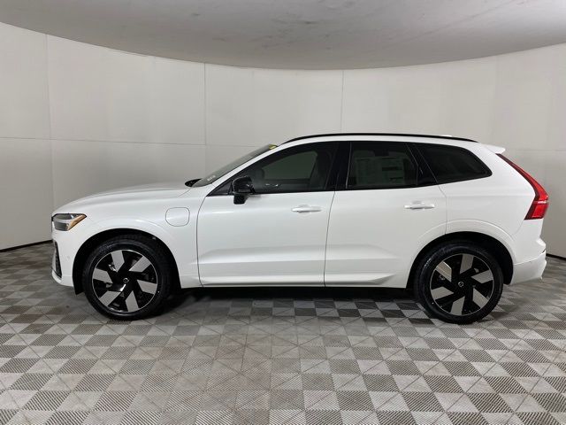 2024 Volvo XC60 Recharge Plug-In Hybrid Plus Dark Theme