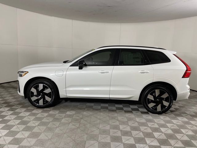 2024 Volvo XC60 Recharge Plug-In Hybrid Plus Dark Theme