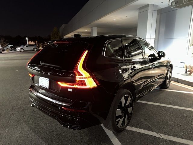 2024 Volvo XC60 Recharge Plug-In Hybrid Plus Dark Theme