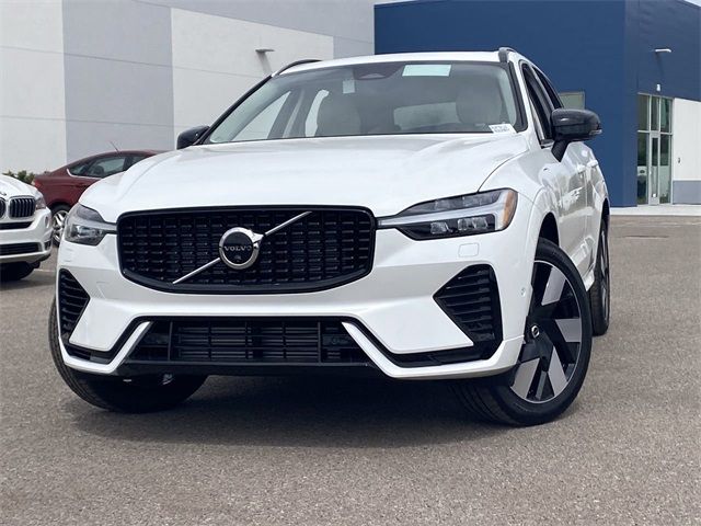 2024 Volvo XC60 Recharge Plug-In Hybrid Plus Dark Theme