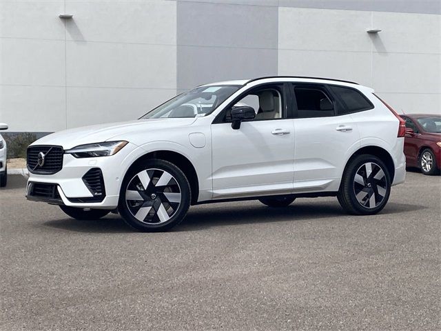 2024 Volvo XC60 Recharge Plug-In Hybrid Plus Dark Theme