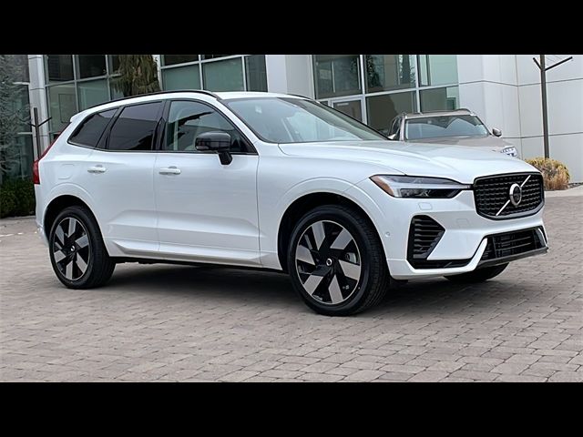 2024 Volvo XC60 Recharge Plug-In Hybrid Plus Dark Theme