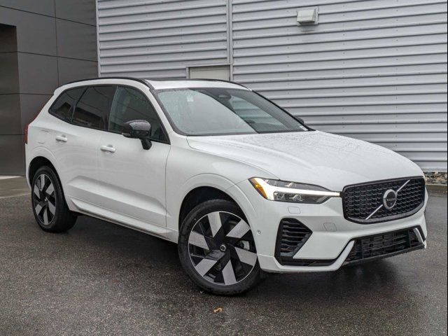 2024 Volvo XC60 Recharge Plug-In Hybrid Plus Dark Theme