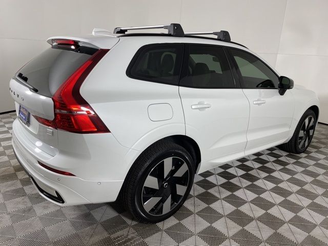 2024 Volvo XC60 Recharge Plug-In Hybrid Plus Dark Theme