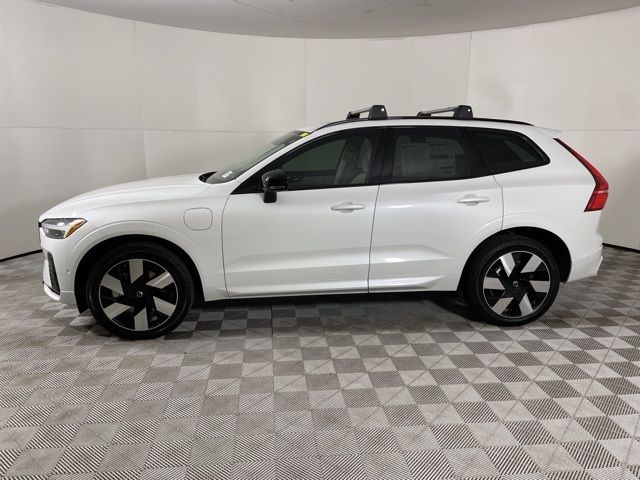 2024 Volvo XC60 Recharge Plug-In Hybrid Plus Dark Theme