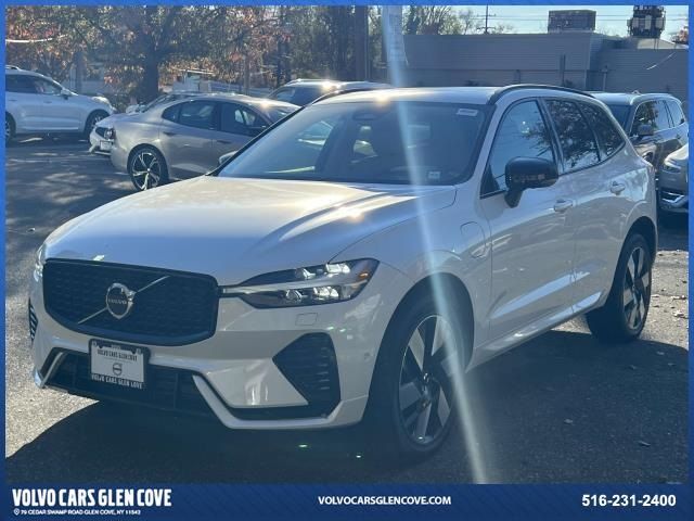 2024 Volvo XC60 Recharge Plug-In Hybrid Plus Dark Theme