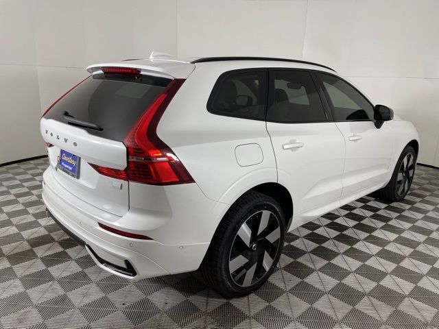 2024 Volvo XC60 Recharge Plug-In Hybrid Plus Dark Theme