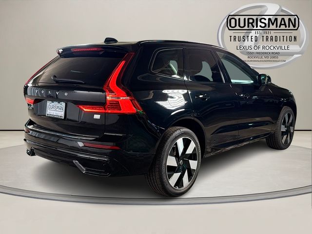 2024 Volvo XC60 Recharge Plug-In Hybrid Plus Dark Theme
