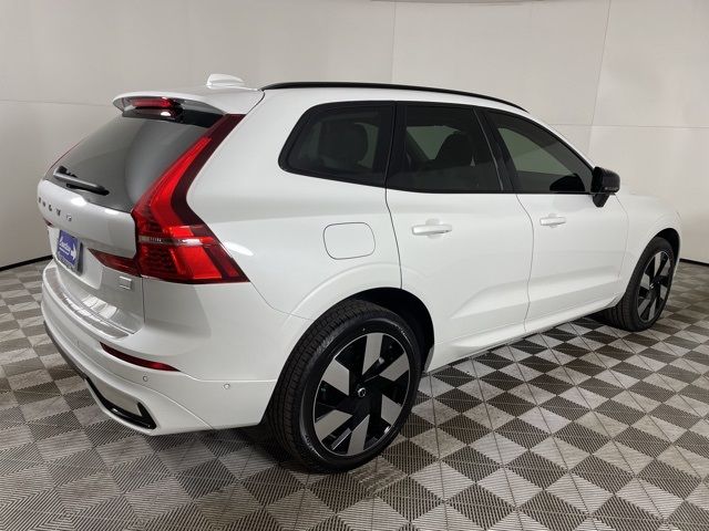 2024 Volvo XC60 Recharge Plug-In Hybrid Plus Dark Theme