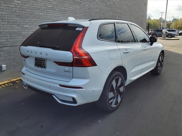 2024 Volvo XC60 Recharge Plug-In Hybrid Plus Dark Theme