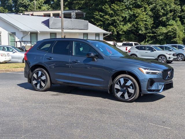 2024 Volvo XC60 Recharge Plug-In Hybrid Plus Dark Theme