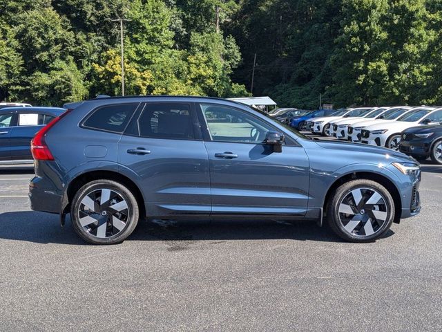 2024 Volvo XC60 Recharge Plug-In Hybrid Plus Dark Theme