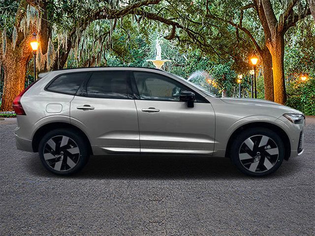 2024 Volvo XC60 Recharge Plug-In Hybrid Plus Dark Theme