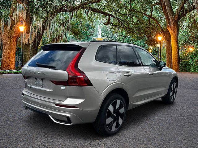 2024 Volvo XC60 Recharge Plug-In Hybrid Plus Dark Theme