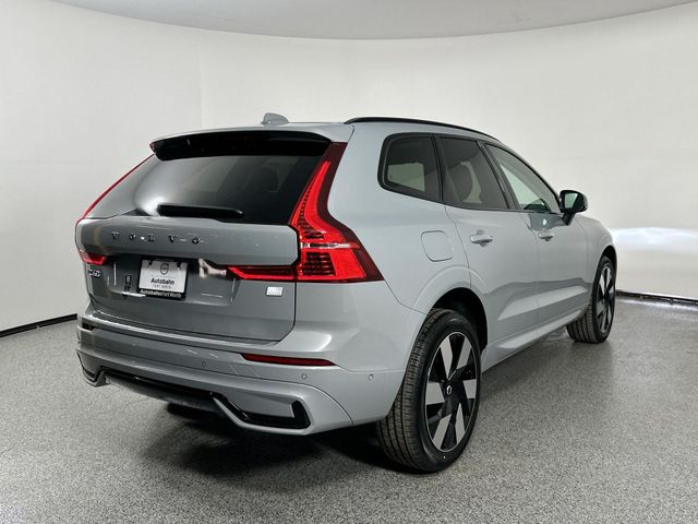 2024 Volvo XC60 Recharge Plug-In Hybrid Plus Dark Theme