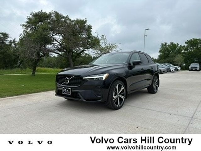 2024 Volvo XC60 Recharge Plug-In Hybrid Ultimate Dark Theme