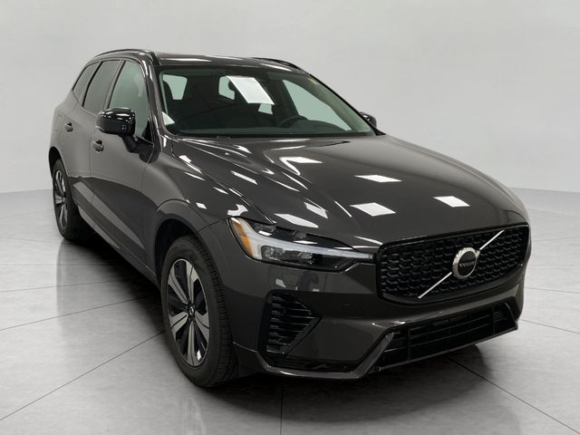 2024 Volvo XC60 Recharge Plug-In Hybrid Core Dark Theme