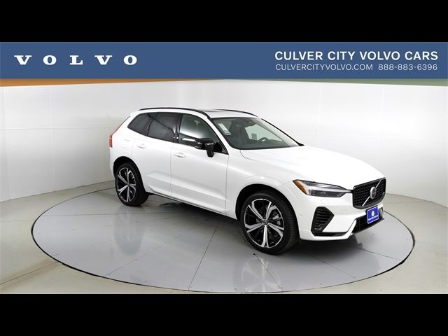 2024 Volvo XC60 Recharge Plug-In Hybrid Ultimate Dark Theme