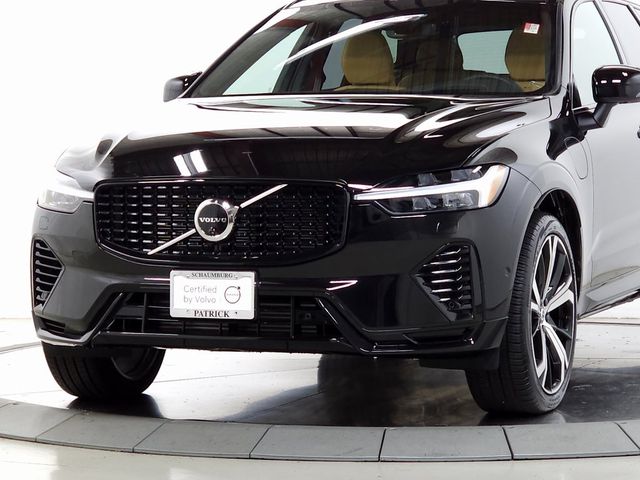 2024 Volvo XC60 Recharge Plug-In Hybrid Ultimate Dark Theme