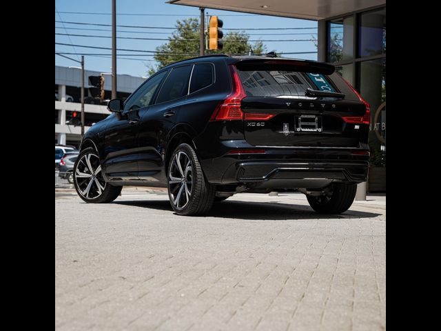 2024 Volvo XC60 Recharge Plug-In Hybrid Ultimate Dark Theme