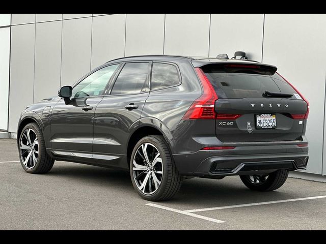 2024 Volvo XC60 Recharge Plug-In Hybrid Ultimate Dark Theme