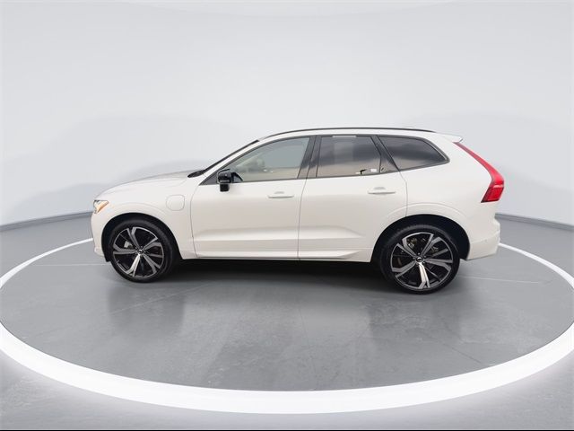 2024 Volvo XC60 Recharge Plug-In Hybrid Ultimate Dark Theme