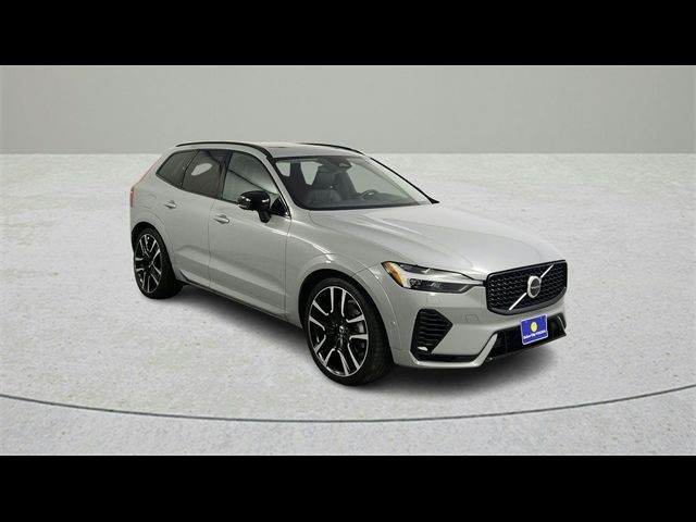 2024 Volvo XC60 Recharge Plug-In Hybrid Ultimate Dark Theme