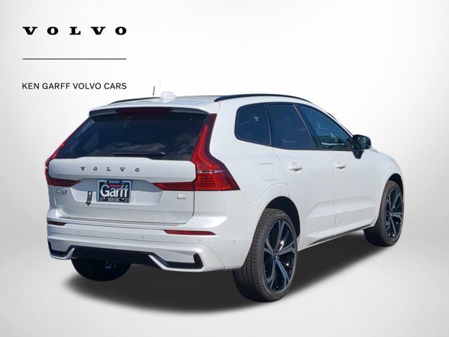 2024 Volvo XC60 Recharge Plug-In Hybrid Ultimate Dark Theme