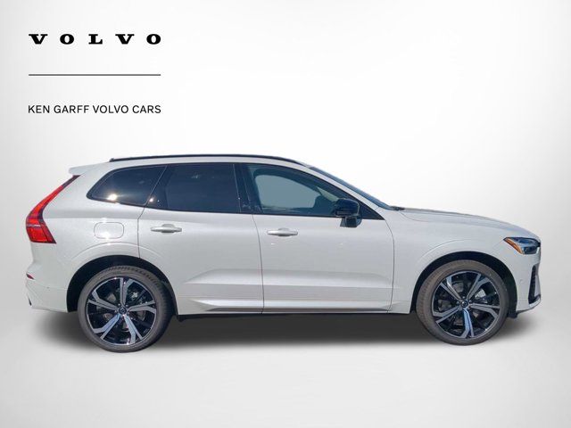 2024 Volvo XC60 Recharge Plug-In Hybrid Ultimate Dark Theme