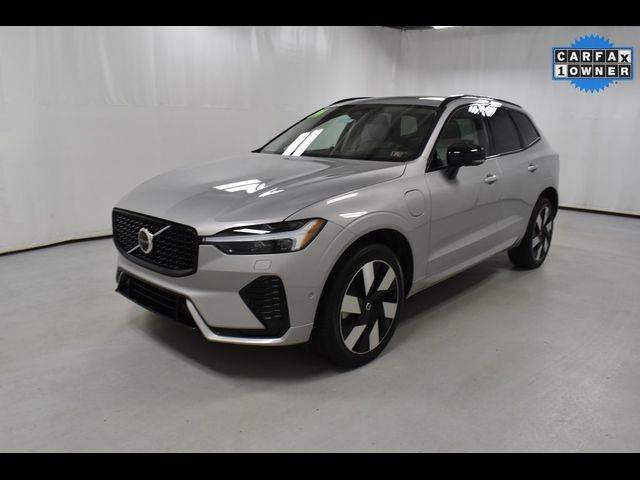 2024 Volvo XC60 Recharge Plug-In Hybrid Ultimate Dark Theme