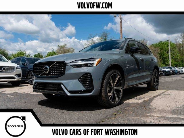 2024 Volvo XC60 Recharge Plug-In Hybrid Ultimate Dark Theme