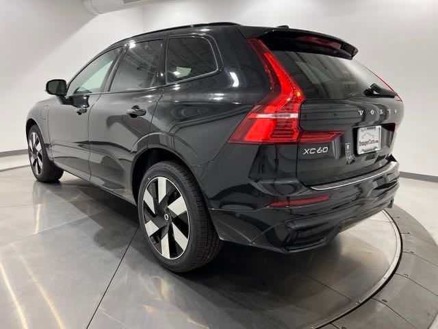 2024 Volvo XC60 Recharge Plug-In Hybrid Ultimate Dark Theme