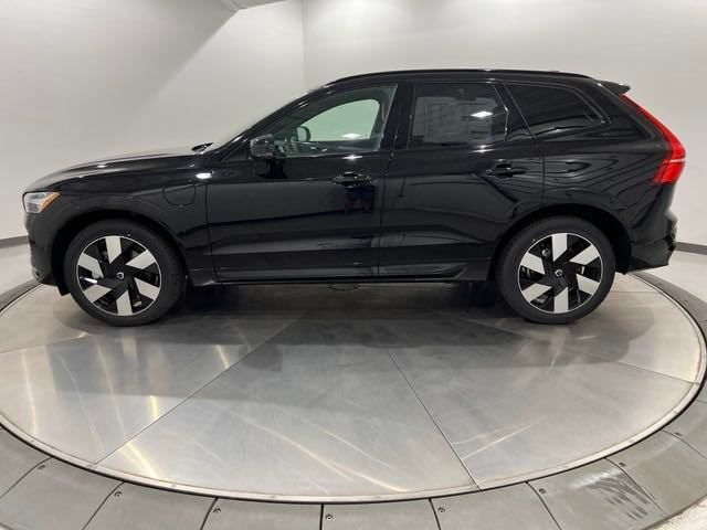 2024 Volvo XC60 Recharge Plug-In Hybrid Ultimate Dark Theme