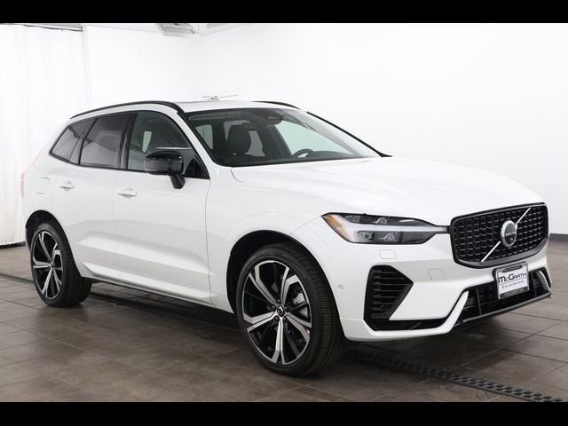 2024 Volvo XC60 Recharge Plug-In Hybrid Ultimate Dark Theme