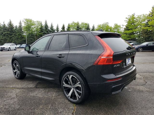 2024 Volvo XC60 Recharge Plug-In Hybrid Ultimate Dark Theme