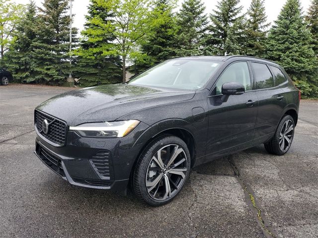 2024 Volvo XC60 Recharge Plug-In Hybrid Ultimate Dark Theme