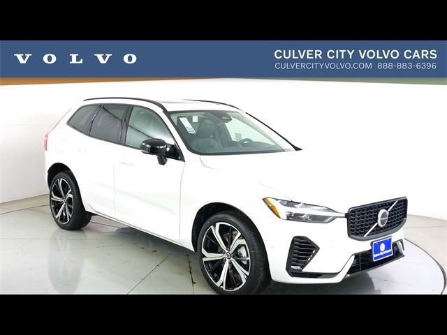 2024 Volvo XC60 Recharge Plug-In Hybrid Ultimate Dark Theme