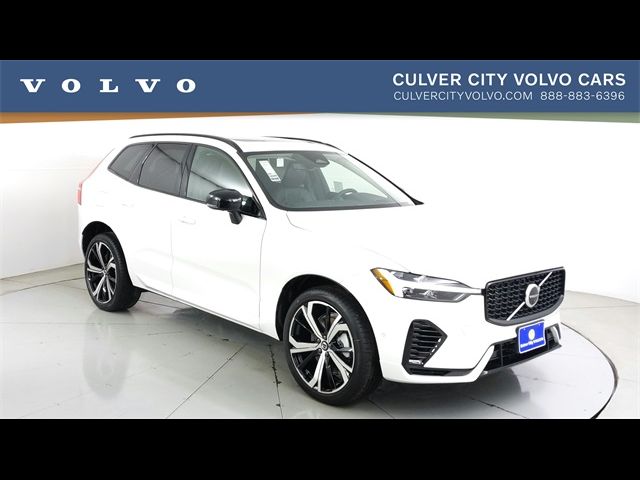 2024 Volvo XC60 Recharge Plug-In Hybrid Ultimate Dark Theme