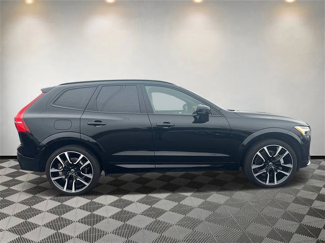 2024 Volvo XC60 Recharge Plug-In Hybrid Ultimate Dark Theme