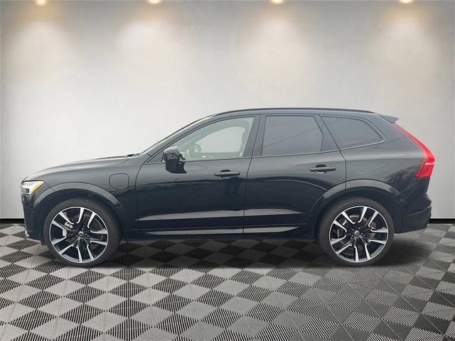 2024 Volvo XC60 Recharge Plug-In Hybrid Ultimate Dark Theme