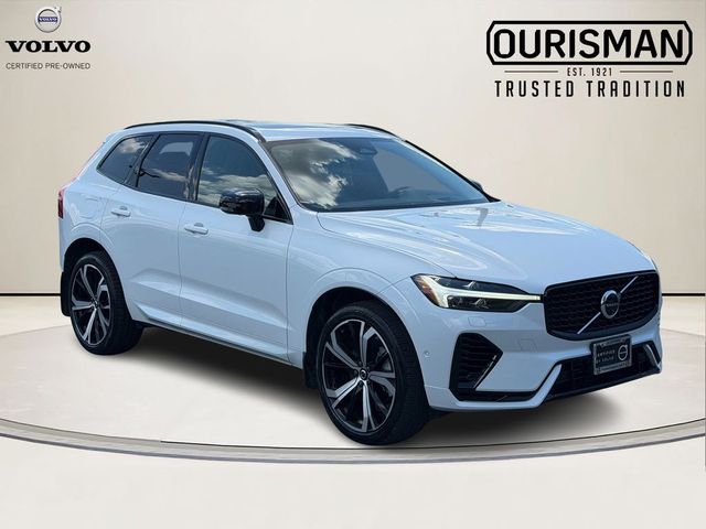 2024 Volvo XC60 Recharge Plug-In Hybrid Ultimate Dark Theme