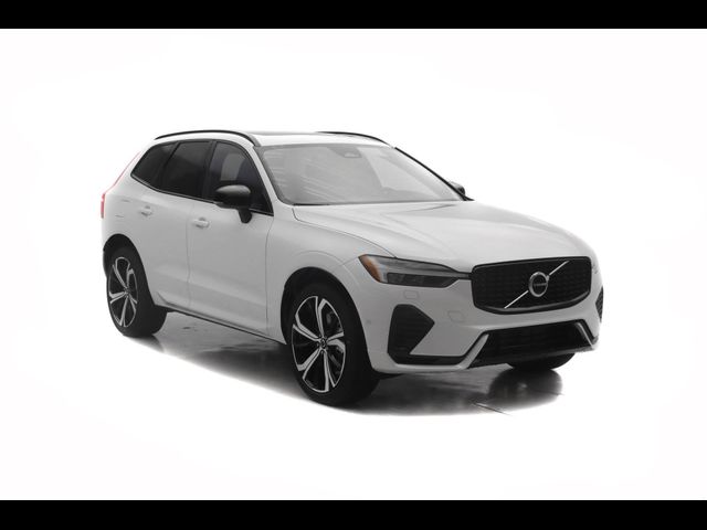 2024 Volvo XC60 Recharge Plug-In Hybrid Ultimate Dark Theme