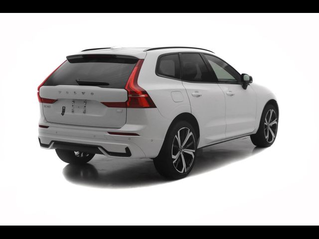 2024 Volvo XC60 Recharge Plug-In Hybrid Ultimate Dark Theme