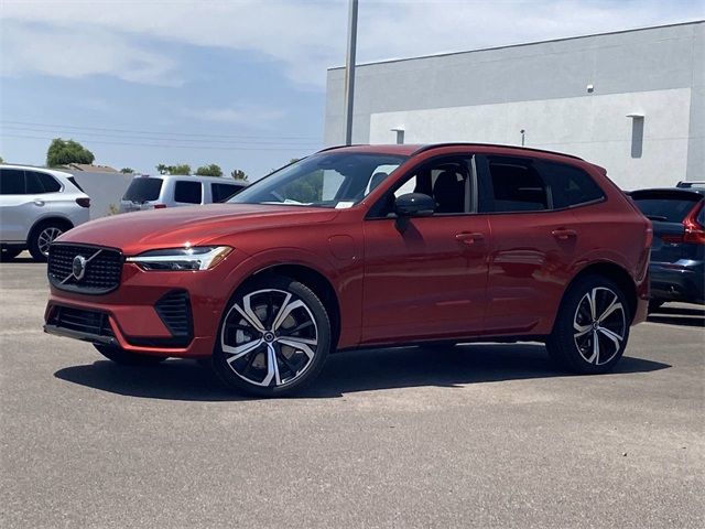 2024 Volvo XC60 Recharge Plug-In Hybrid Ultimate Dark Theme