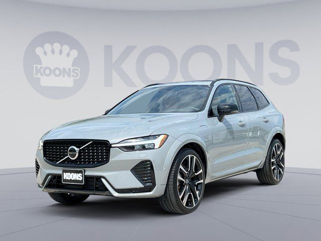 2024 Volvo XC60 Recharge Plug-In Hybrid Ultimate Dark Theme