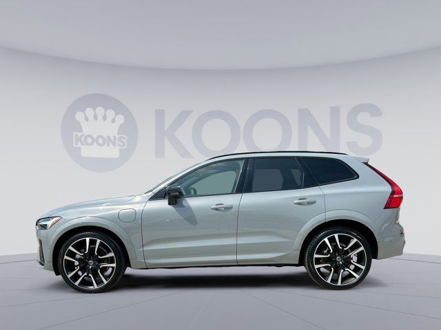 2024 Volvo XC60 Recharge Plug-In Hybrid Ultimate Dark Theme