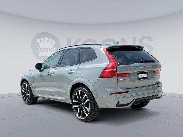 2024 Volvo XC60 Recharge Plug-In Hybrid Ultimate Dark Theme