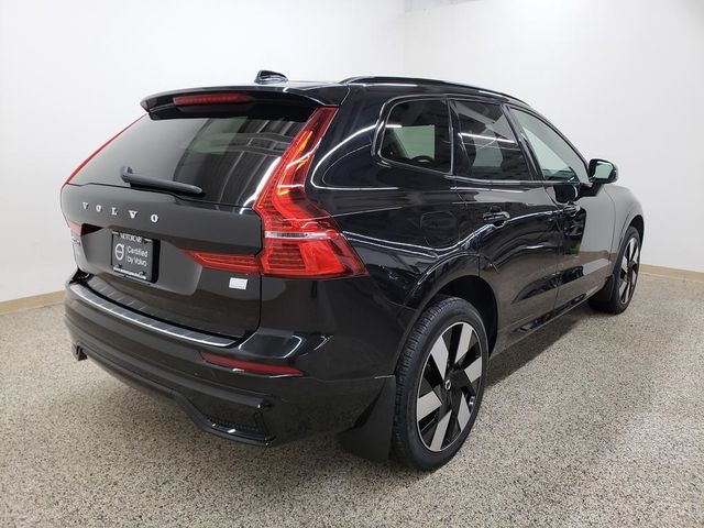 2024 Volvo XC60 Recharge Plug-In Hybrid Ultimate Dark Theme